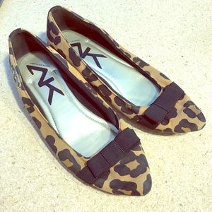 Anne Klein Leopard Bow Pointy Flats Shoes size 9 M
